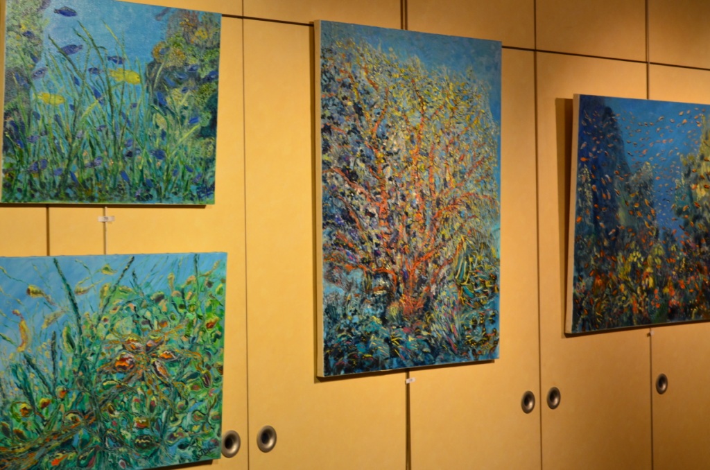 Vue rapprochée des peintures Fonds marins aux Arcades